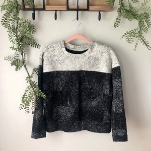Banana Republic black & white sweater sz m